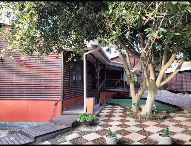3 BEDROOM HOUSE FOR SALE IN FRAAIUITSIG